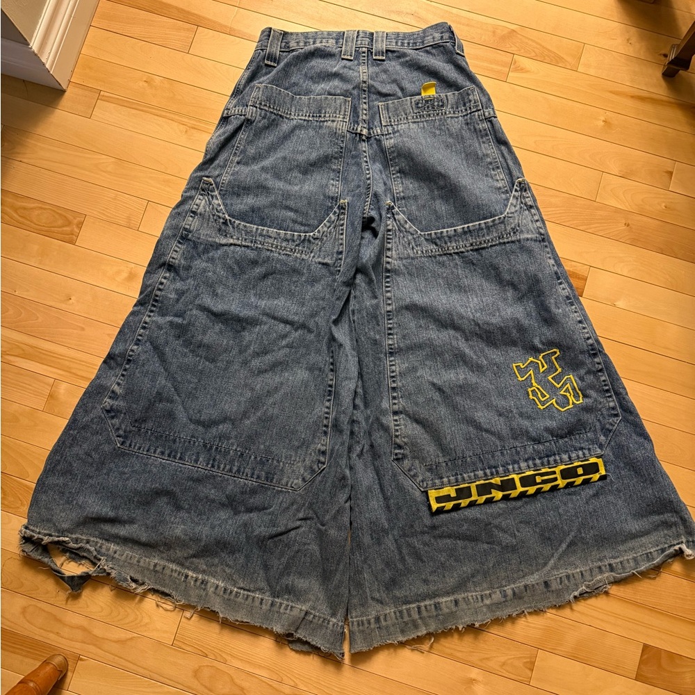 1990 JNCO crime scene’s